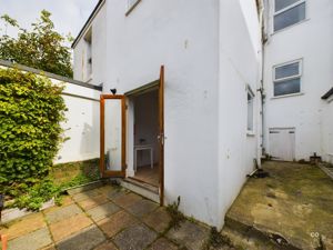 garden - click for photo gallery